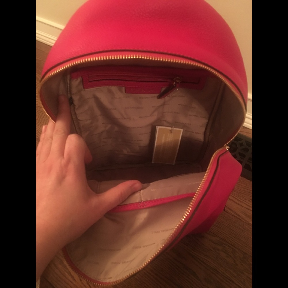 LAST ONE! NWT Michael Kors LG Wythe Backpack - Picture 7 of 8
